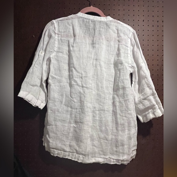 Tommy Bahama Linen Embroidered Button Up Shirt size Medium. - Picture 3 of 8